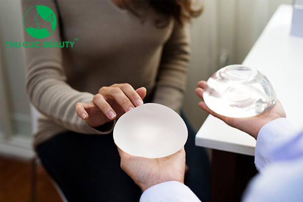 Nâng ngực nano chip được bao lâu? 