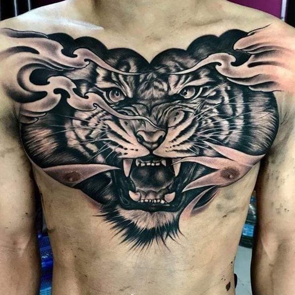 Tattoo trước ngực con hổ