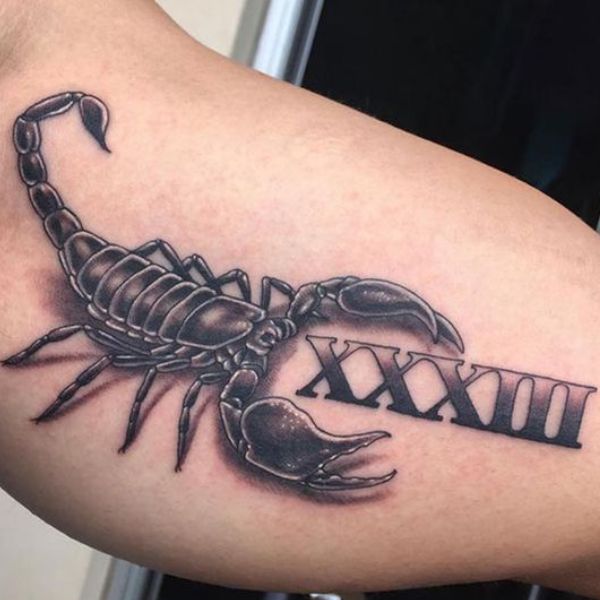 Tattoo bọ cạp với chữ