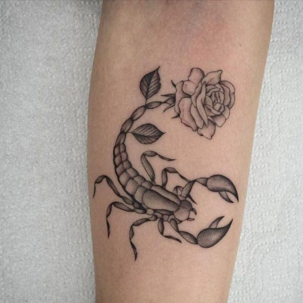 Tattoo bọ cạp chân
