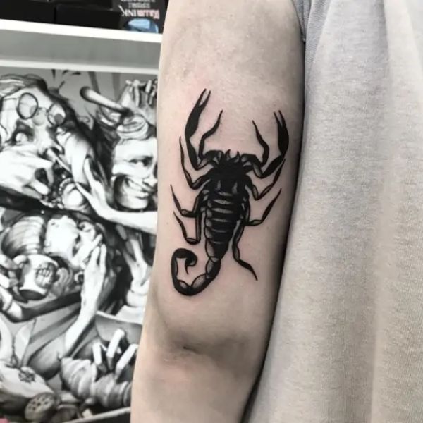 Tattoo bọ cạp ở tay