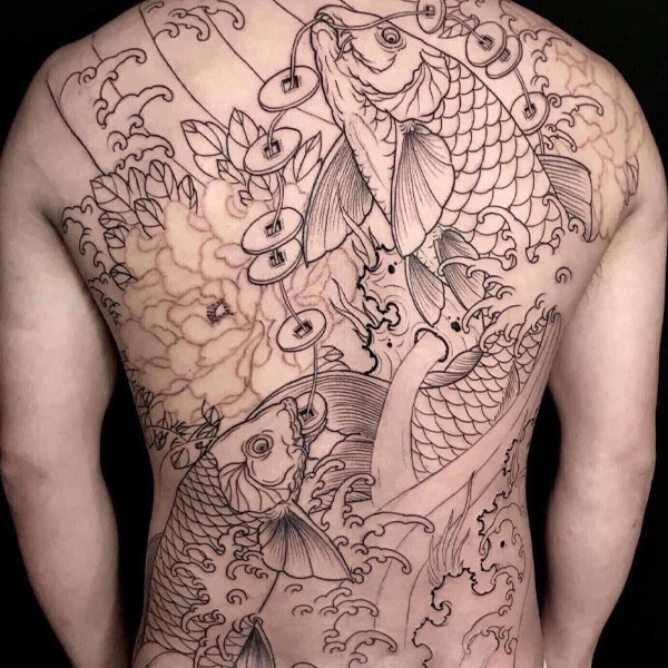 Tattoo cá chép mặt quỷ đen trắng