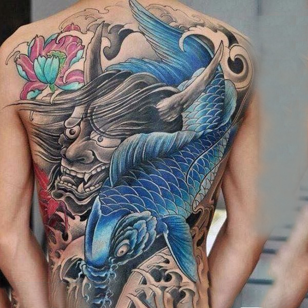 Tattoo cá chép mặt quỷ kín lưng