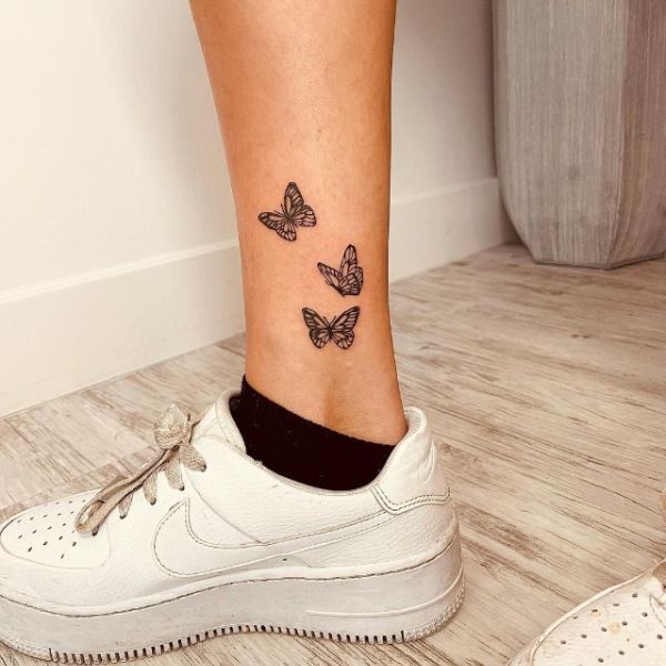 Tattoo cổ chân con bướm