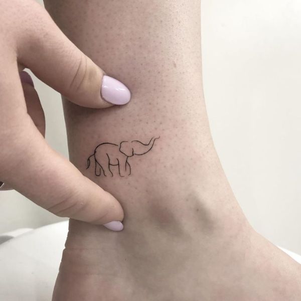 Tattoo cổ chân con voi