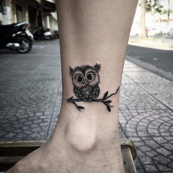 Tattoo cổ chân cú mèo