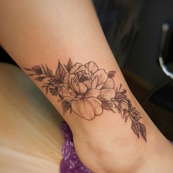 Tattoo cổ chân hoa hồng đẹp