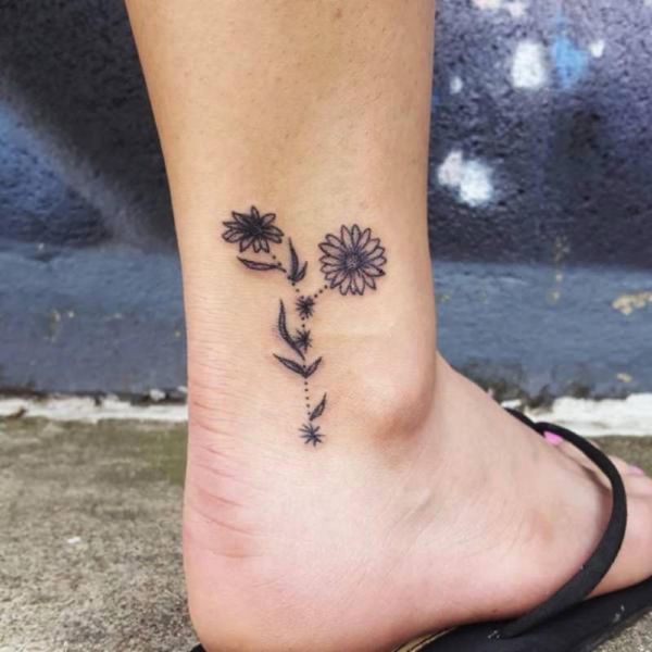 tattoo cổ chân hoa hướng dương