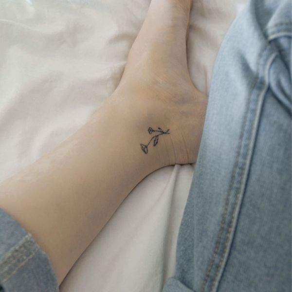 Tattoo cổ chân mini đẹp