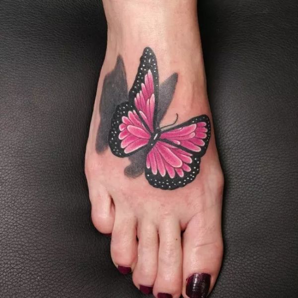 tattoo con bướm bàn chân đẹp
