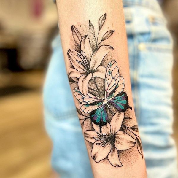 Tattoo con bướm và hoa siêu đẹp