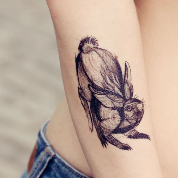 Tattoo con cái thỏ cánh tay nữ giới đẹp