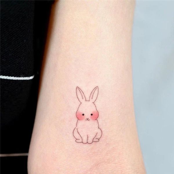 Tattoo con cái thỏ mini ở cánh tay