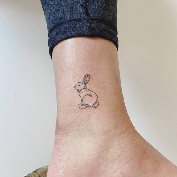 Tattoo con cái thỏ nhỏ