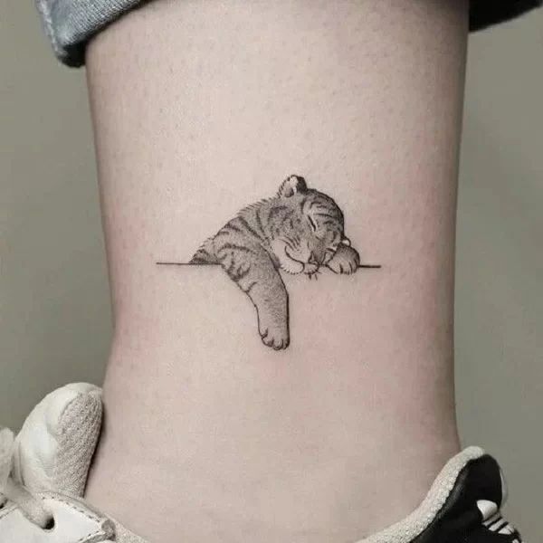 Tattoo dễ thương ở chân