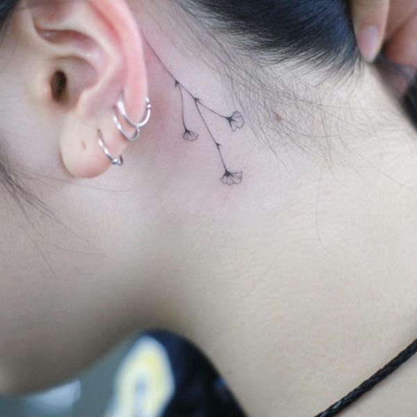 Tattoo đáng yêu ở tai
