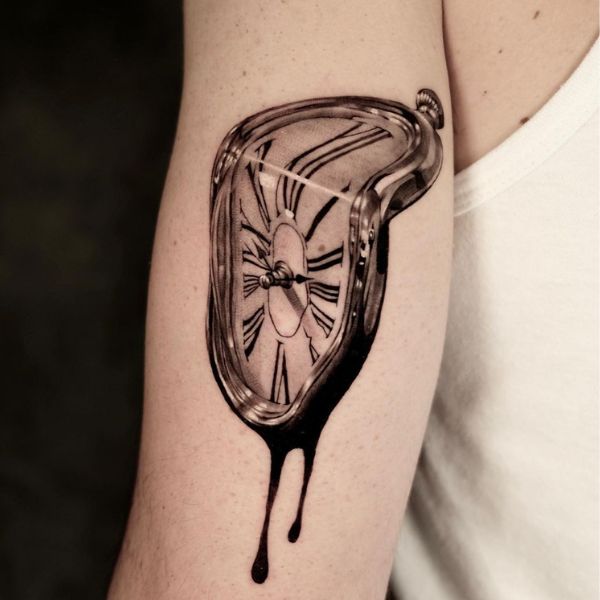 Tattoo đồng hồ bắp tay nữ