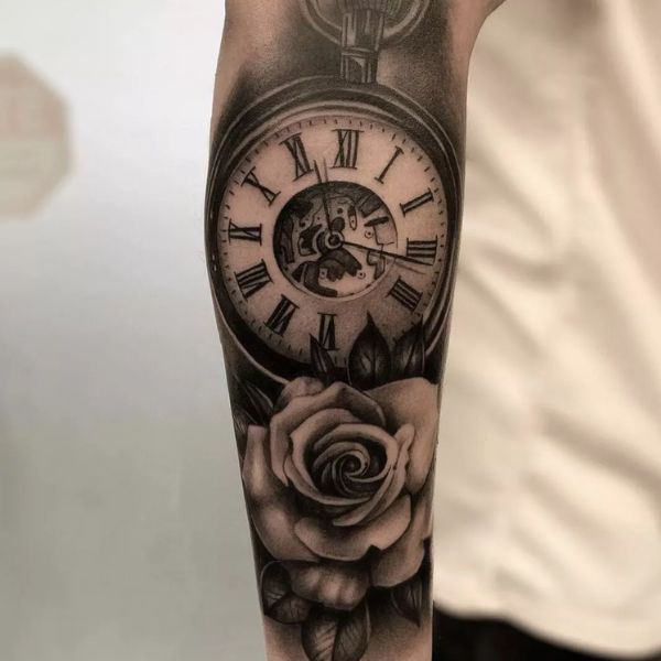 Tattoo đồng hồ hoa hồng cho nam