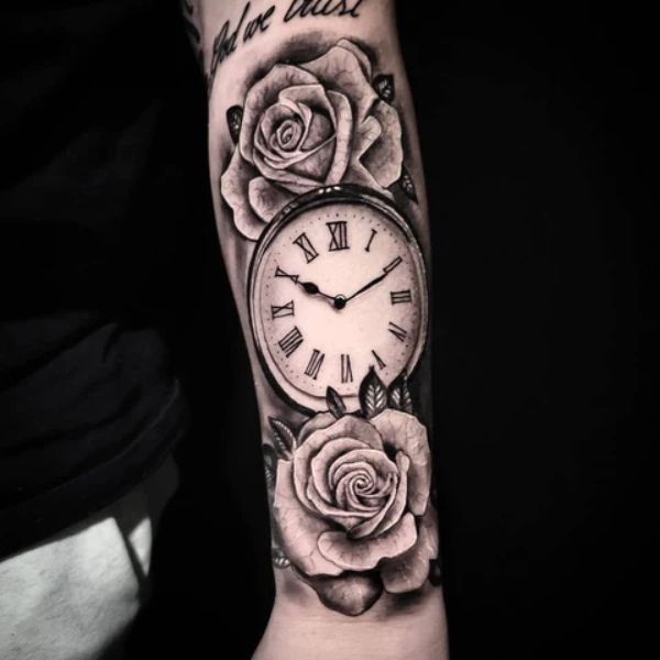 Tattoo đồng hồ hoa hồng