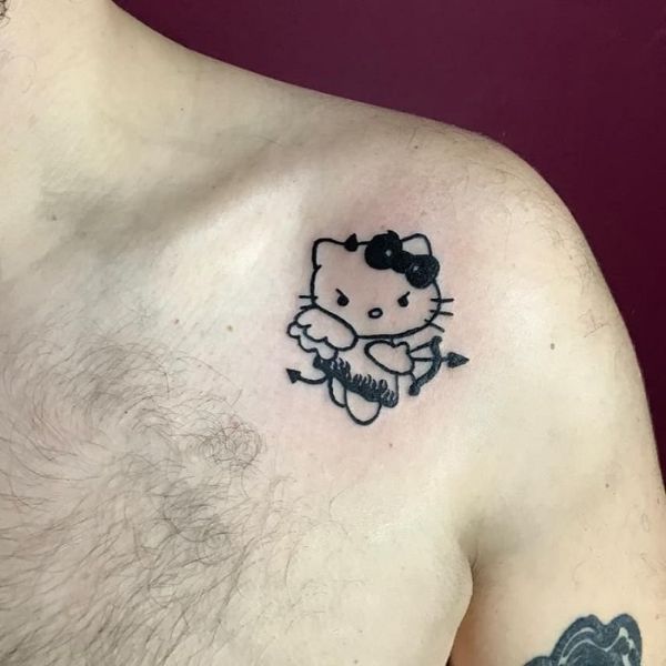 tattoo hello kitty ở vai