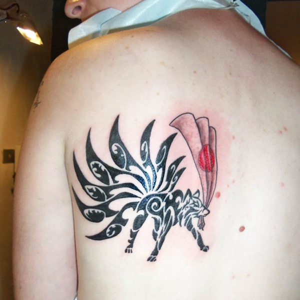 Tattoo yêu quái 9 đuôi sau vai