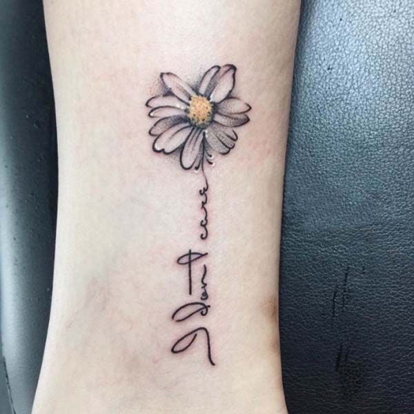 Tattoo hoa cúc chân siêu đẹp