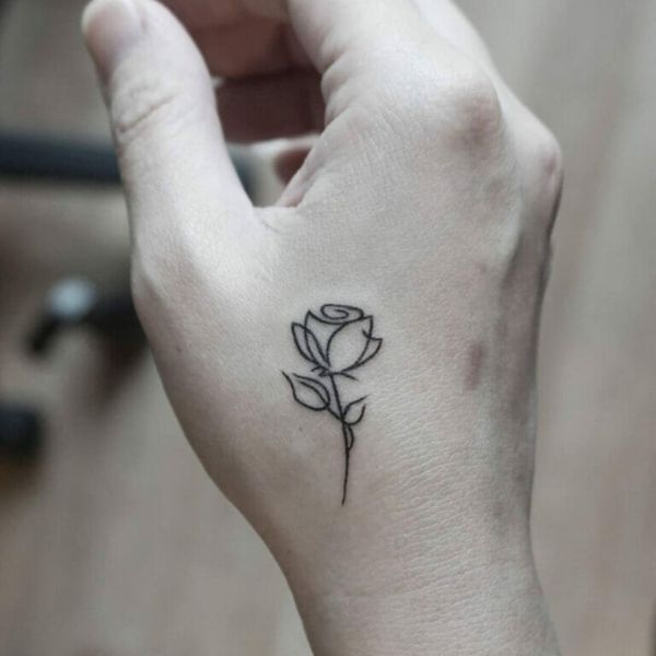 Tattoo huê hồng ở tay giản dị và đơn giản đẹp