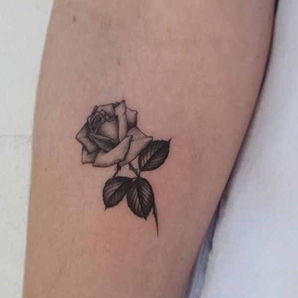 Tattoo hoả hồng ở tay mini đẹp