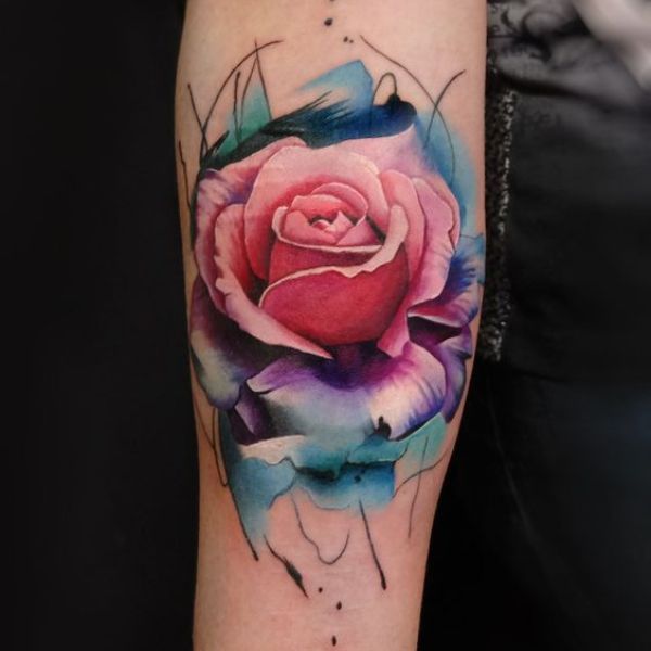 Tattoo huê hồng ở tay sặc sỡ đẹp