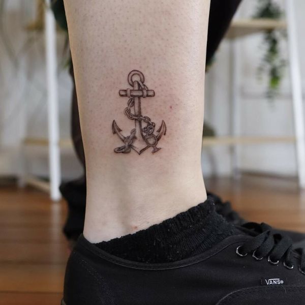 Tattoo mỏ neo ở cổ chân đẹp