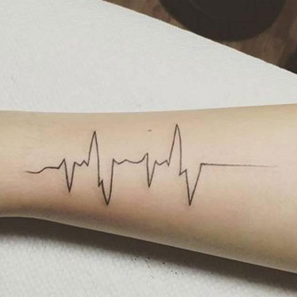 Tattoo nhịp tim đơn giản