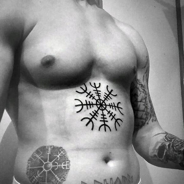 Tattoo nửa bụng hoa tuyết