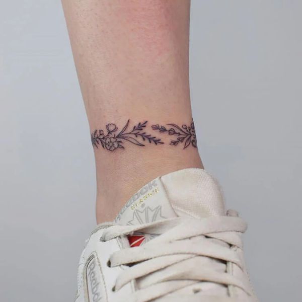 Tattoo ở chân cho nữ cổ chân