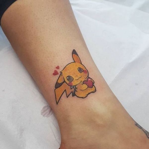 Tattoo pikachu cổ chân