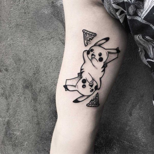 Tattoo pikachu ở bắp tay