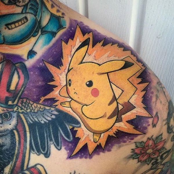 Tattoo pikachu ở vai
