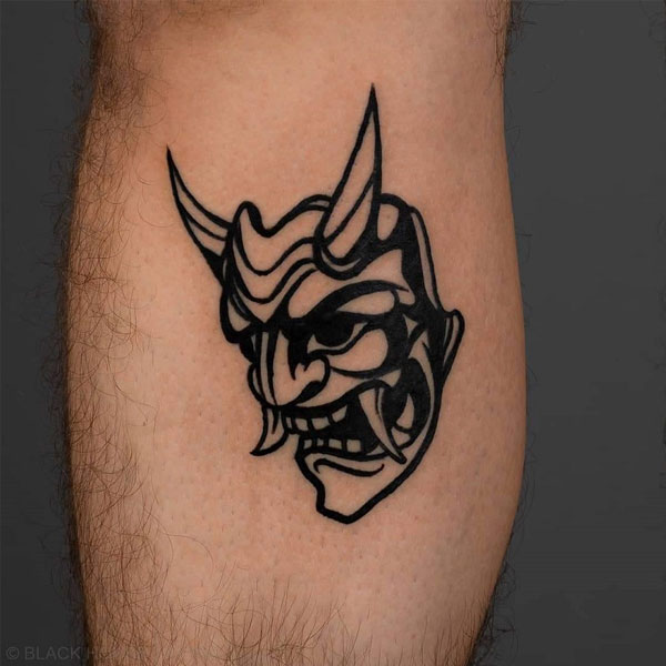 Tattoo quỷ dạ xoa bắp chân