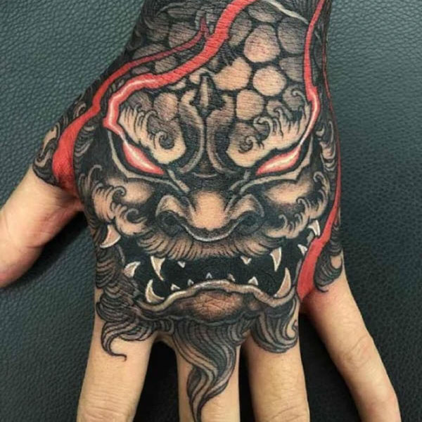 Tattoo quỷ dạ xoa ở bàn tay