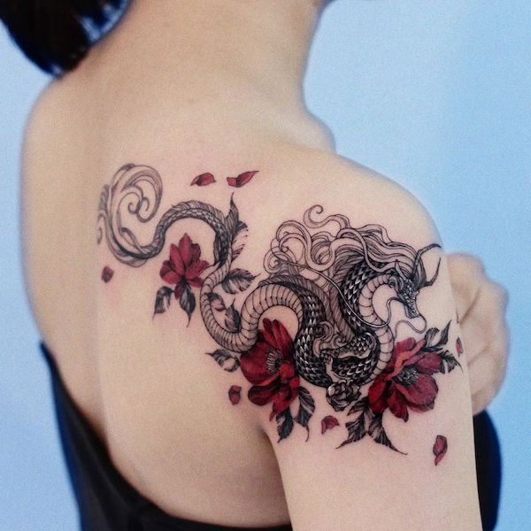 Tattoo Long quấn tay với hoa