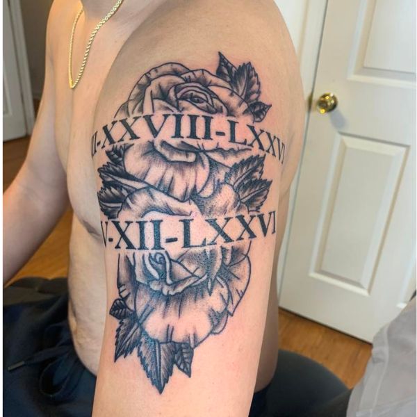 Tattoo số la mã và hoa