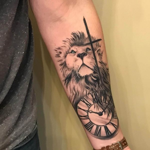 Tattoo sư tử cánh tay đẹp