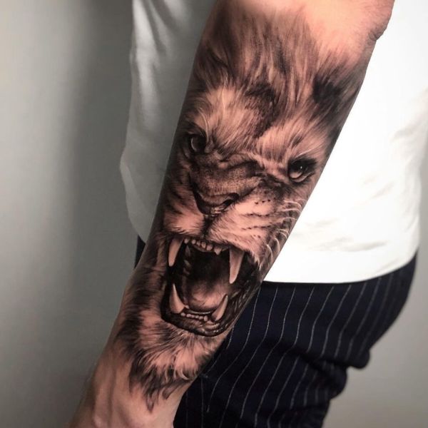 Tattoo sư tử cánh tay nam đẹp