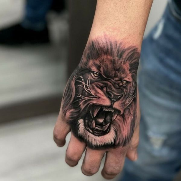 Tattoo sư tử gầm