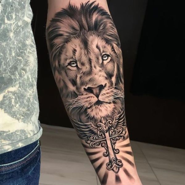 Tattoo sư tử kín cánh tay đẹp