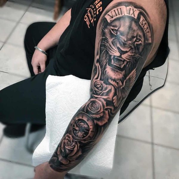 Tattoo sư tử kín tay