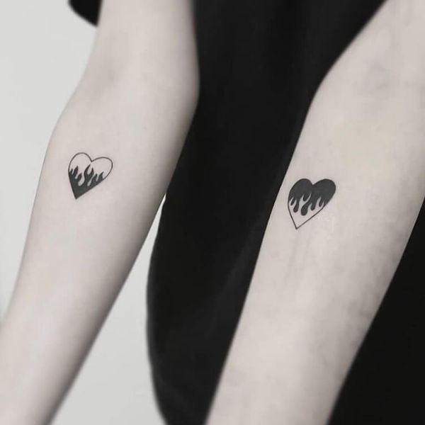 Tattoo trái ngược tim đôi
