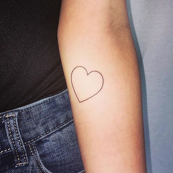 Tattoo ngược tim đơn giản