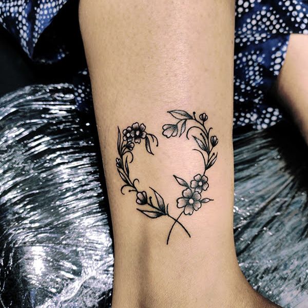 Tattoo trái ngược tim hoa đẹp