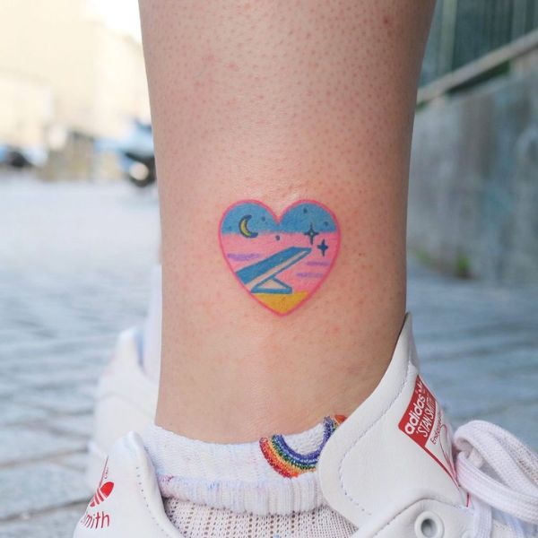 Tattoo trái khoáy tim màu