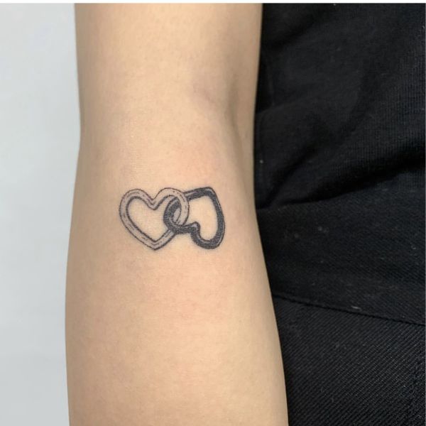 Tattoo ngược tim mini đẹp